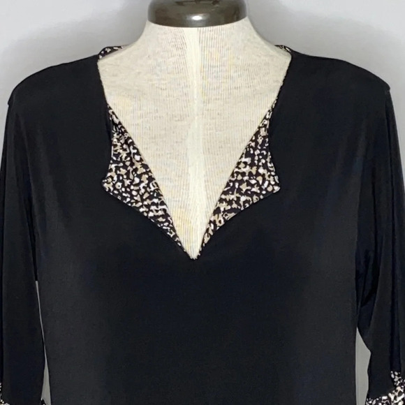 Julian Chang Split Neck Bell Sleeve Casual Dress - Size Medium - Picture 2 of 5